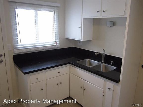 4th image of 3711 W 105th St #3