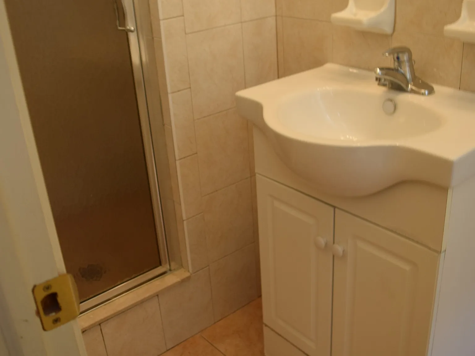 Recently renovated 2rm Apartment — Photo 4