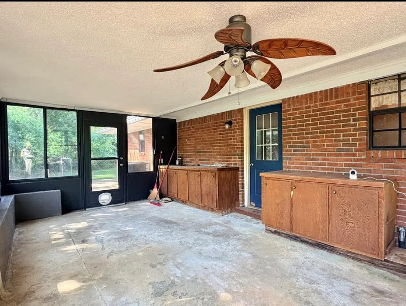 3 bed, 1.5 bath, 1215 sqft, $1,500 — Photo 3