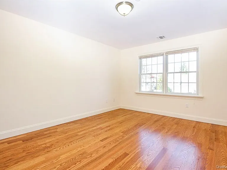114 Oak St #114 — Photo 20