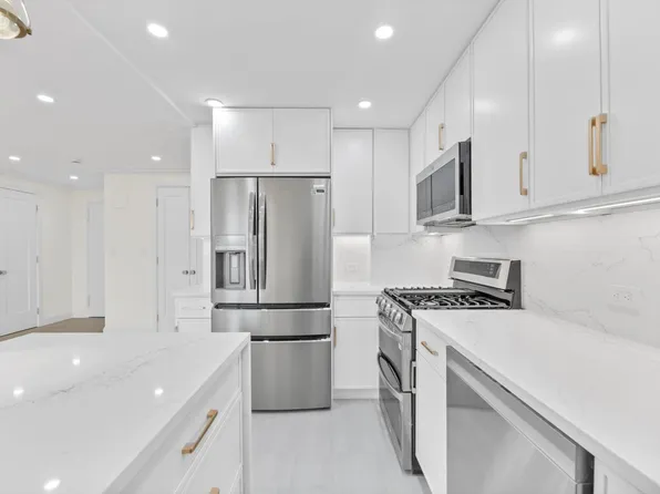 555 Kappock Street image 5 of 17