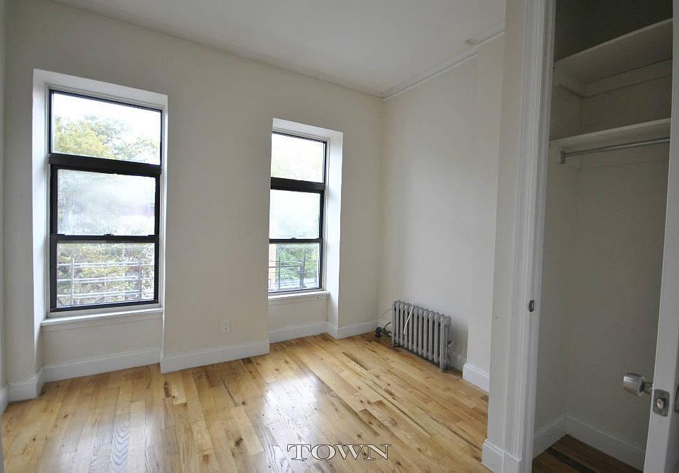 2nd image of 289A Monroe St APT 3R