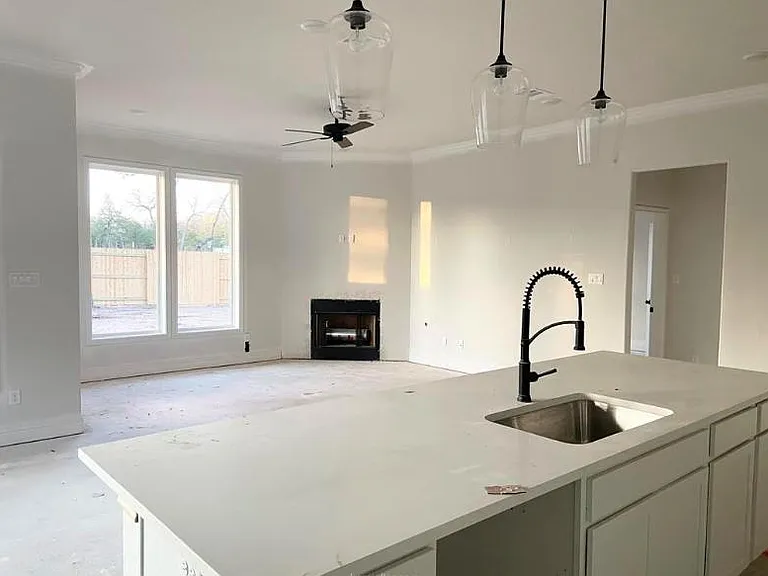 3707 Colorado Ct — Photo 4
