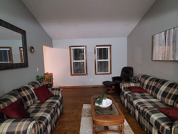 4th image of 849 Babbington Ct