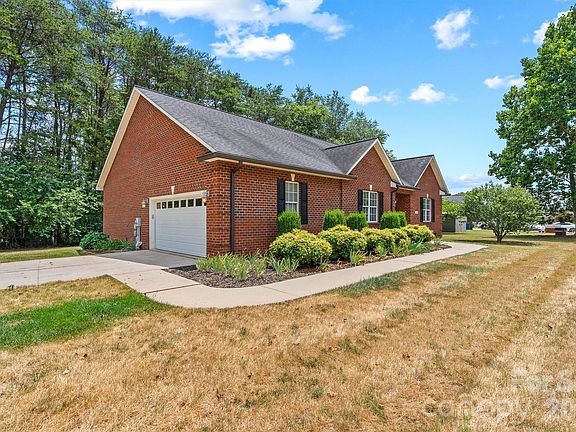 5th image of 3656 Woodgreen Dr