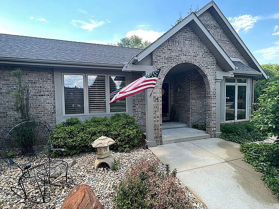2nd image of 51827 Pebble Brooke Dr