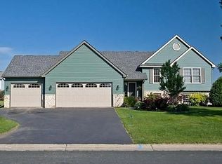 1057 Bonnieview Dr, Woodbury, MN 55129
