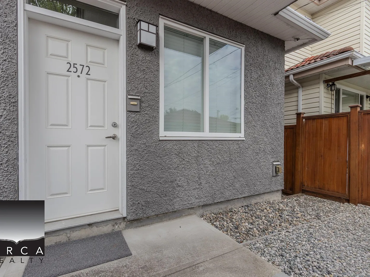 2 bed, 600 sqft, $2,520 — Photo 2
