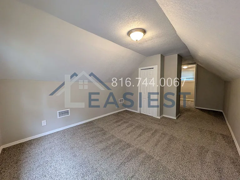 4501 E 19th St — Photo 16