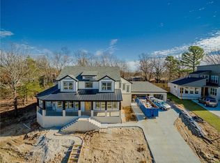 2270 N Windswept Ln, Fayetteville, AR 72703