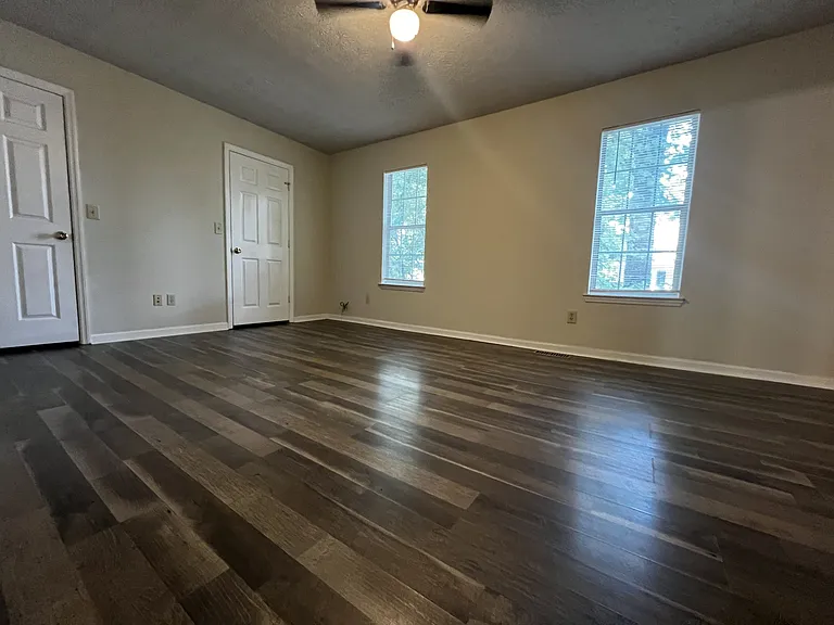 6617 Meadow Green Cir — Photo 10