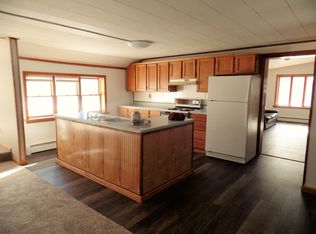 3004 N Meridian Rd, Sanford, MI 48657