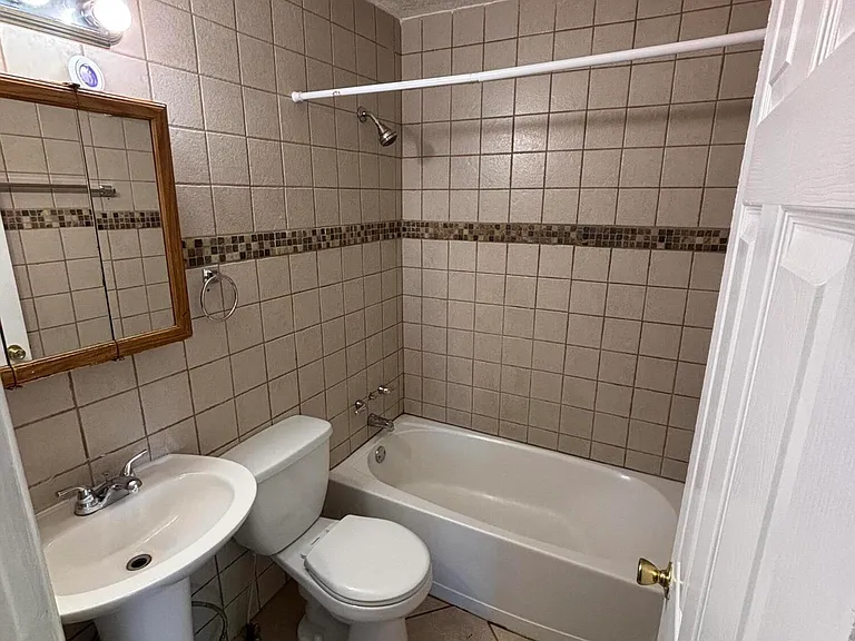 613 Anniston Dr — Photo 4