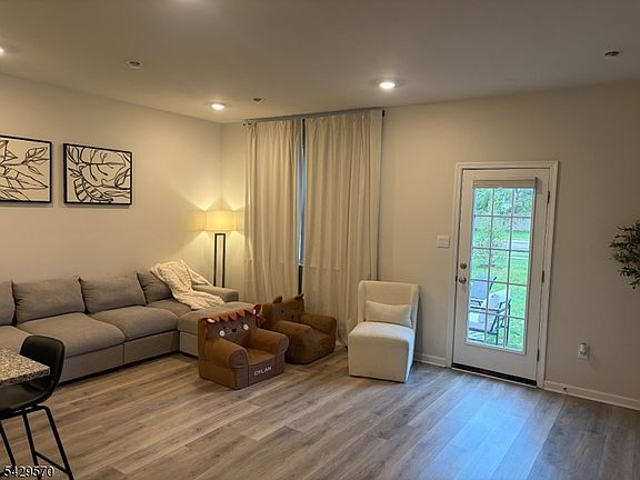 4th image of 48 Nelsons Way