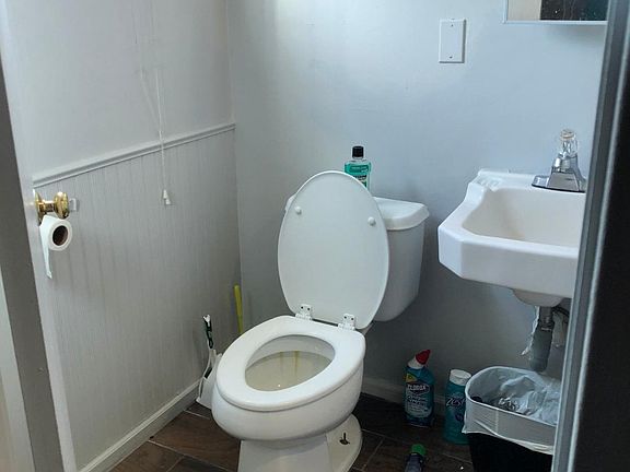 5th image of 4401 44th St