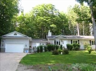 7526 Red Pine Trl, Alanson, MI 49706