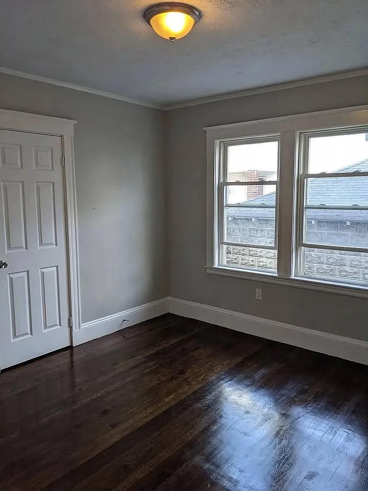 2 bed, 1200 sqft, $1,300 — Photo 4