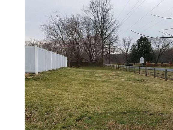 4th image of 4 Valerie Dr