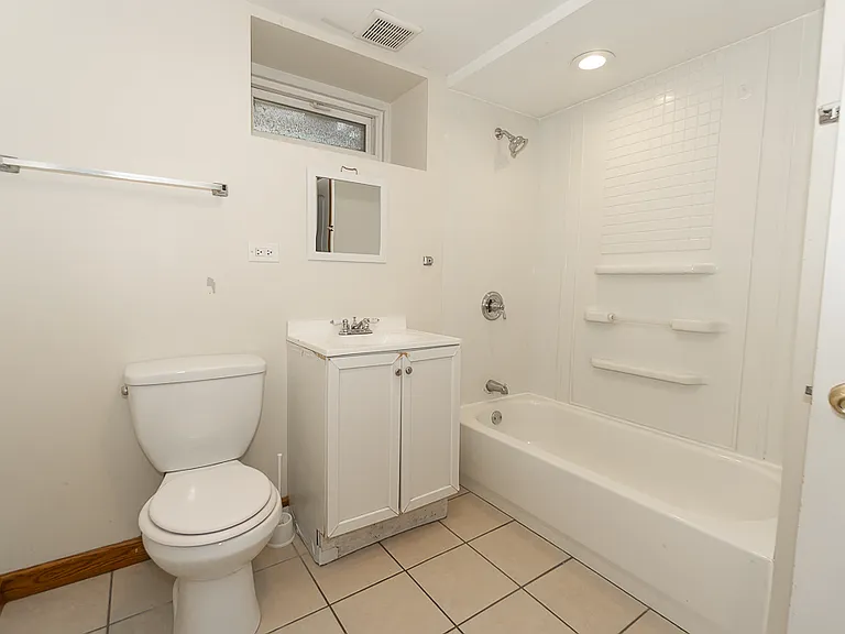 649 S Wisconsin Ave — Photo 17