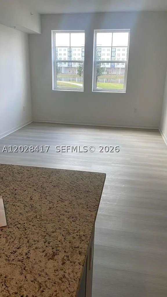 1 bed, 1.5 bath, 825 sqft, $1,700 — Photo 4