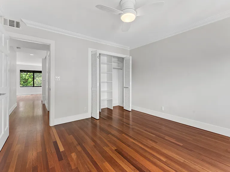 1121 Bel Air Dr #4 — Photo 20