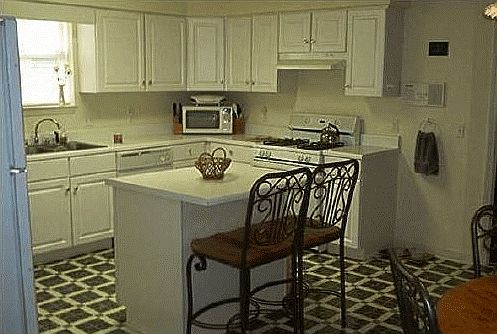 3rd image of 1004 Tanton Cir