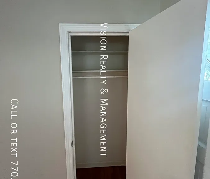 1148 Center St SW — Photo 12