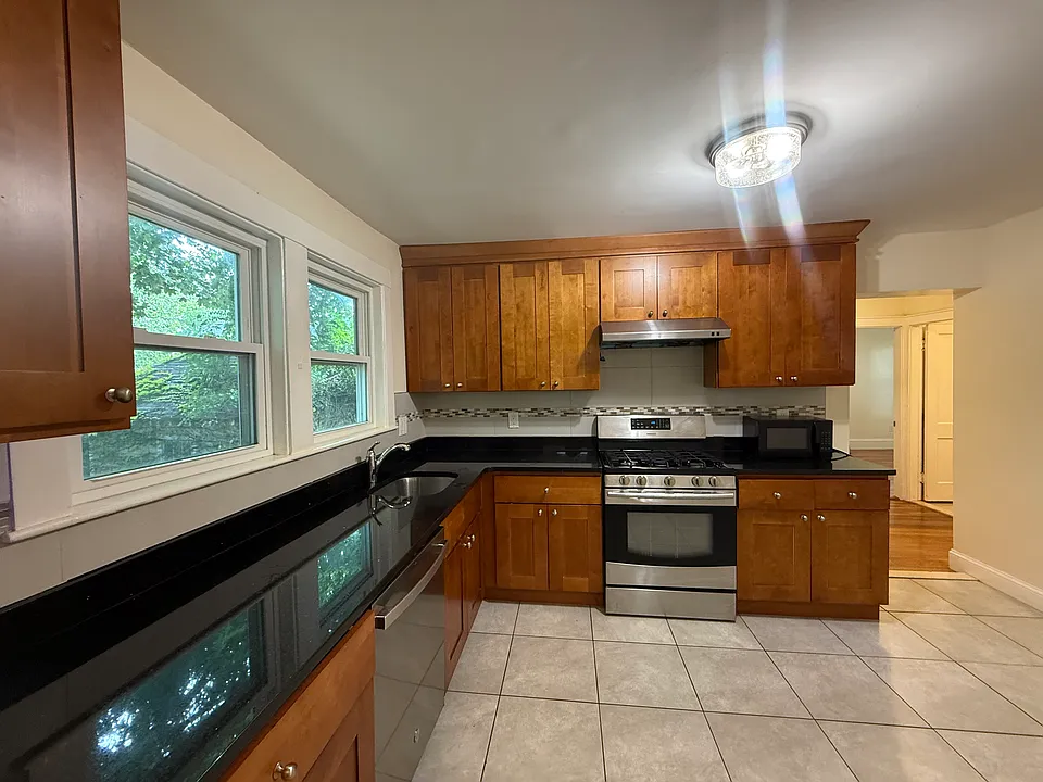 8 Cenacle Rd #1