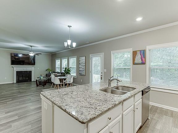 4th image of 23 Dorset Way