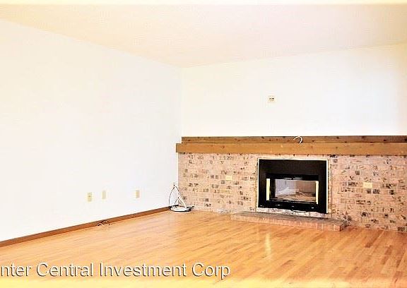 4th image of 4842 158th Pl SE