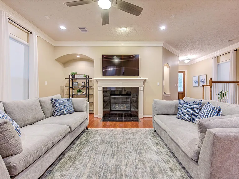 1147 Sopris Dr — Photo 6