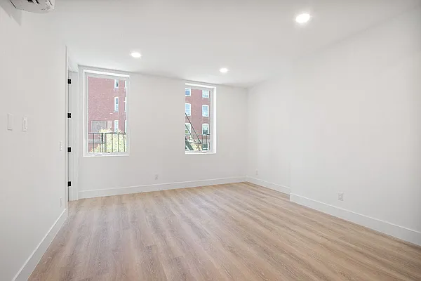 Rented by REAL New York | media 3