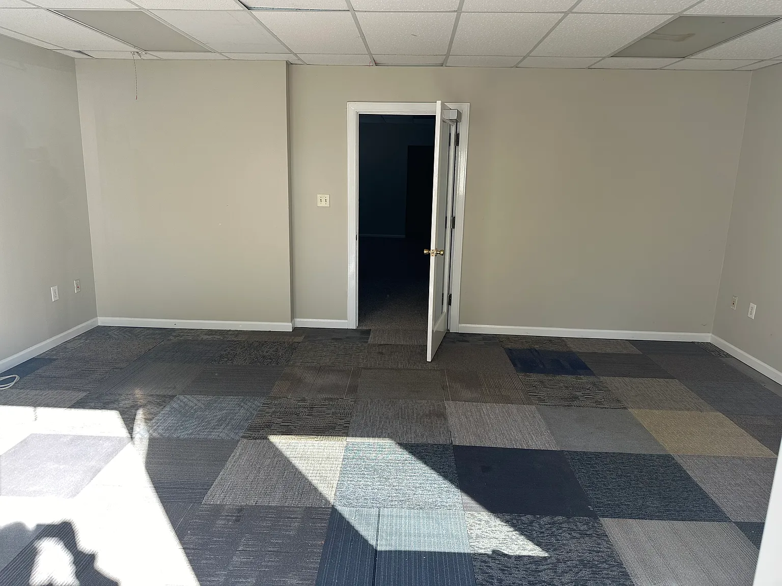 Office space includes kitchen and full bathroom — Photo 4