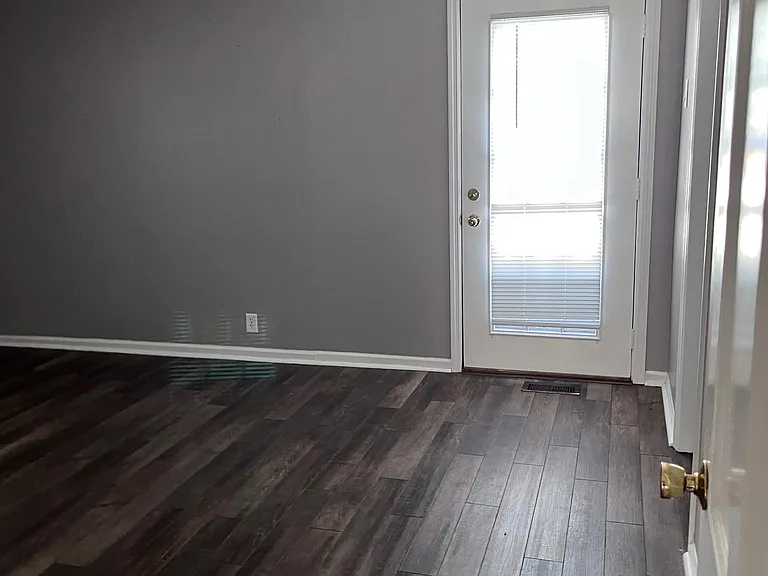 110 Woodbine — Photo 19