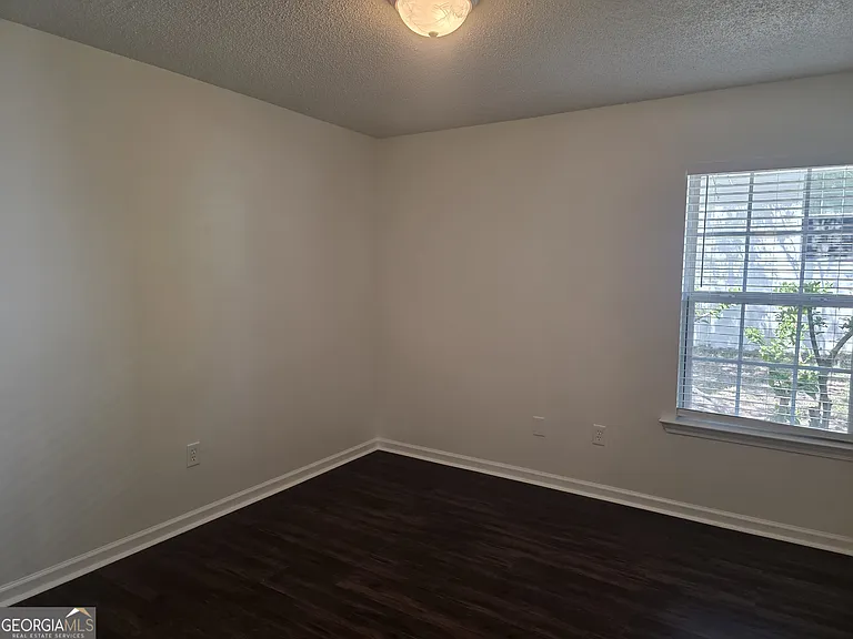 434 Roberts Way — Photo 16