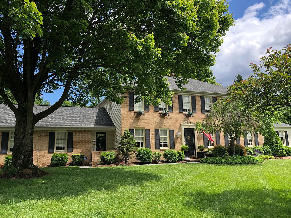 1st image of 471 Old Orchard Cir