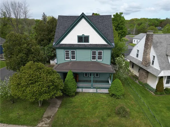 2427 County Route 8, Minetto, NY 13115