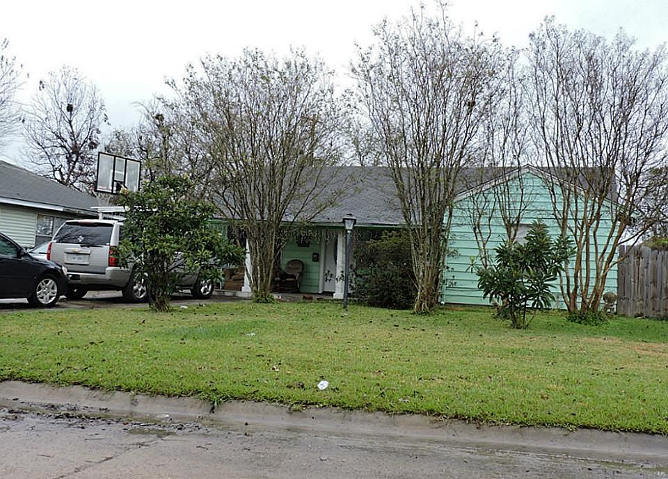 1st image of 3510 La Retama Dr