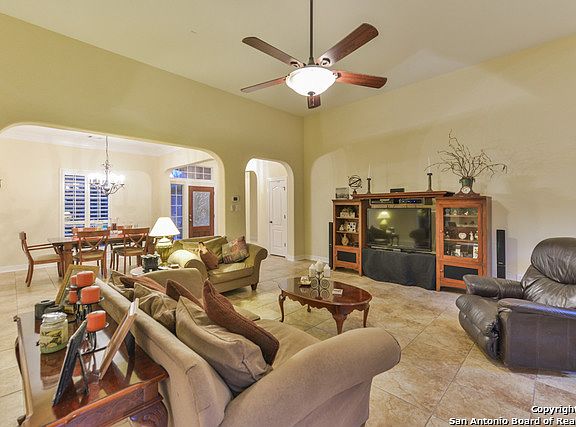 4th image of 1810 Cactus Cir