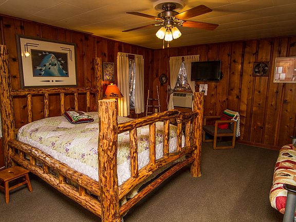 cabin 3