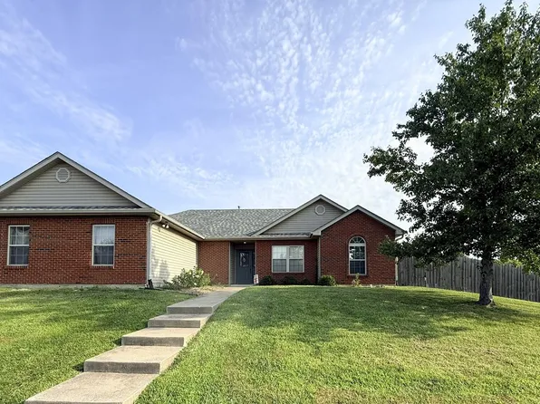 5501 Gemstone Dr, Columbia, MO 65202