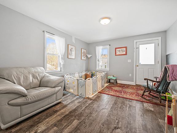 4th image of 193 Willow Street