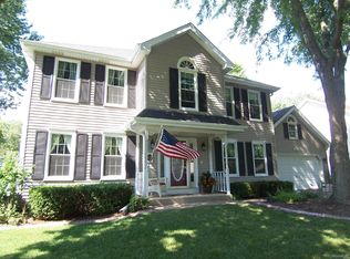 306 Sherwood Dr, Cary, IL 60013