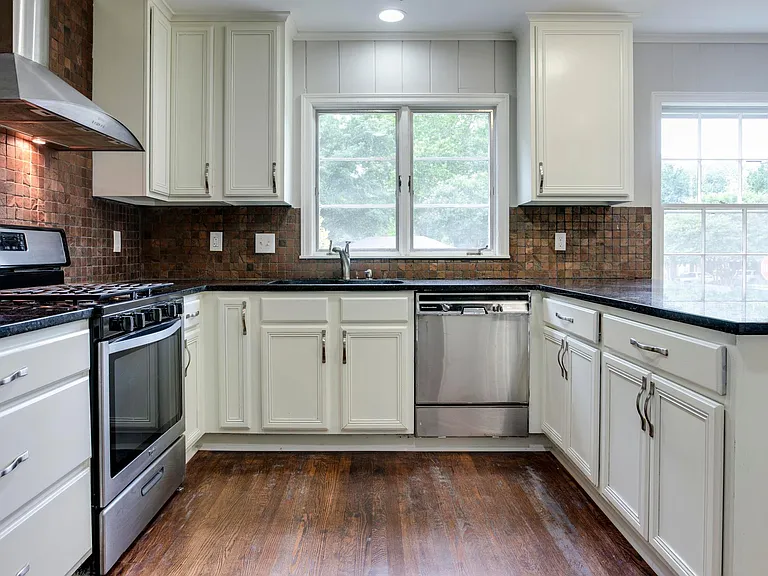 4207 Barfield Rd — Photo 24