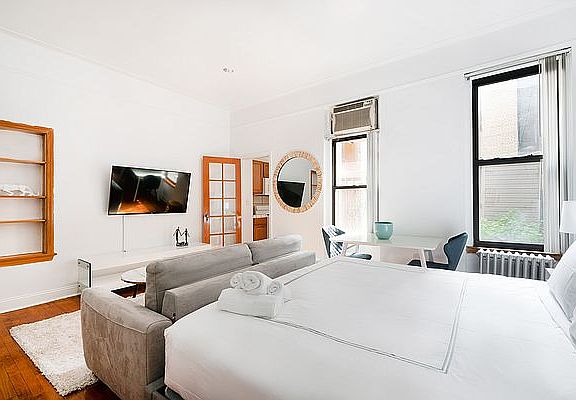 5th image of 210 W 17th St APT 1D
