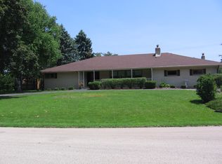 6808 N Ironwood Ln, Glendale, WI 53217