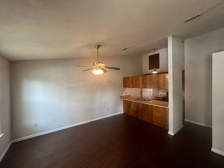 1801 Fairlane Rd — Photo 11