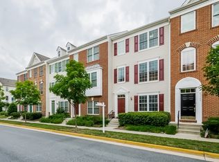 25157 McBryde Ter, Chantilly, VA 20152