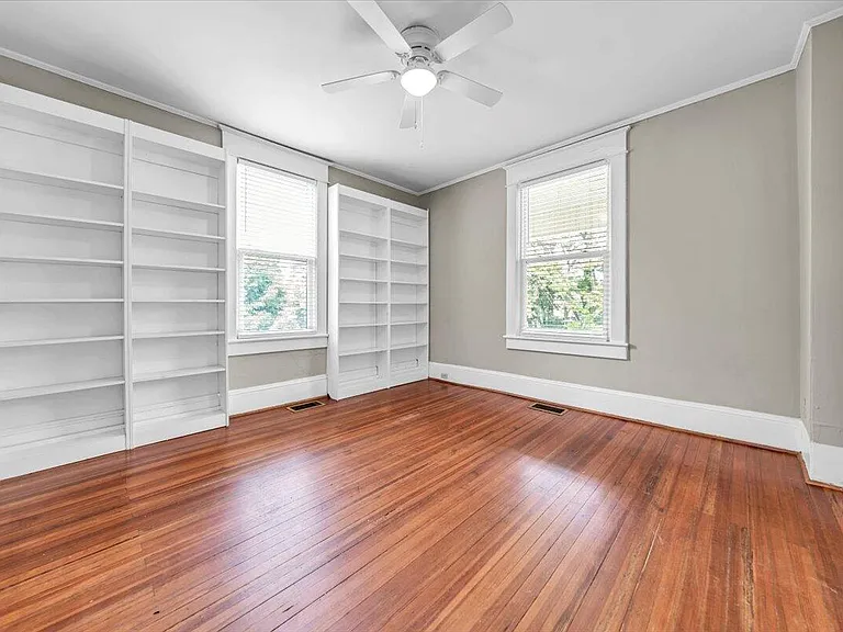 2410 Broadway Ave #B — Photo 3
