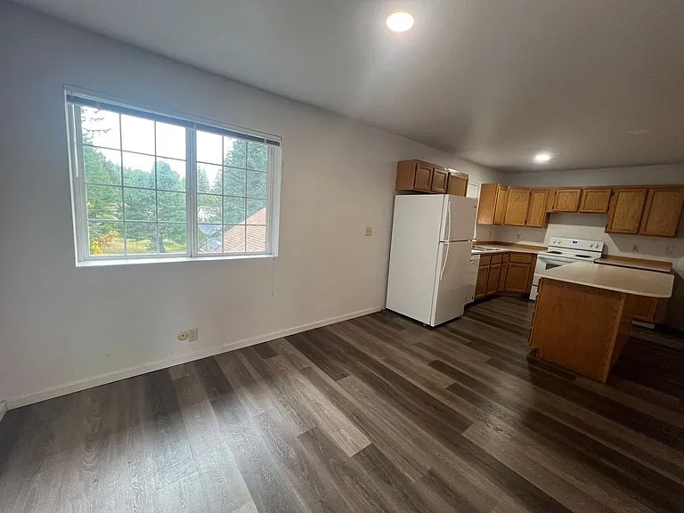 610-620 W Central Blvd — Photo 6